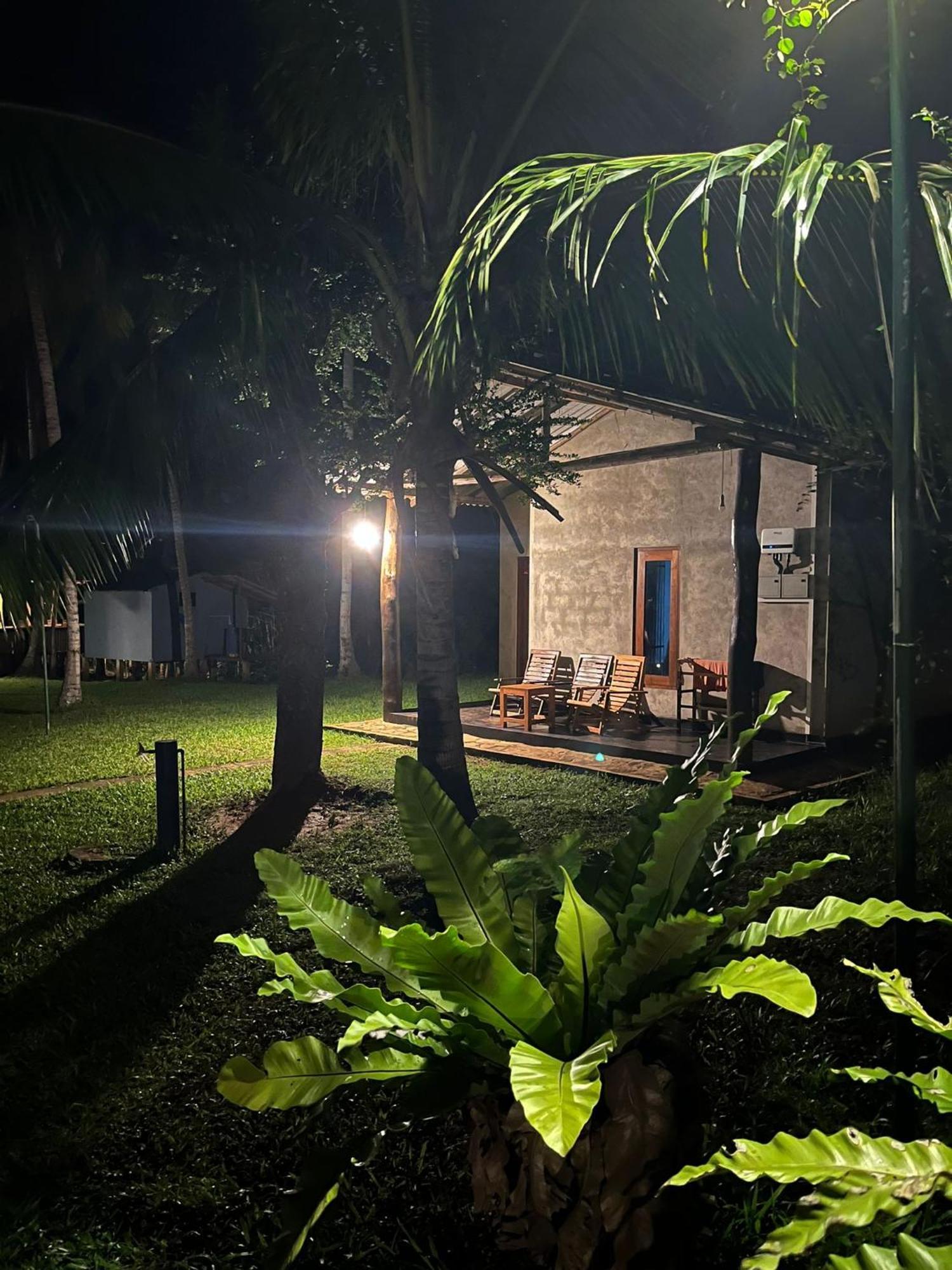 Yonan River Face Safari Resort Udawalawe Buitenkant foto
